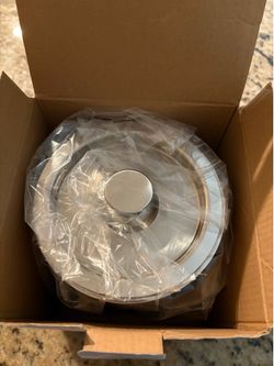 Medium metal bucket with lid