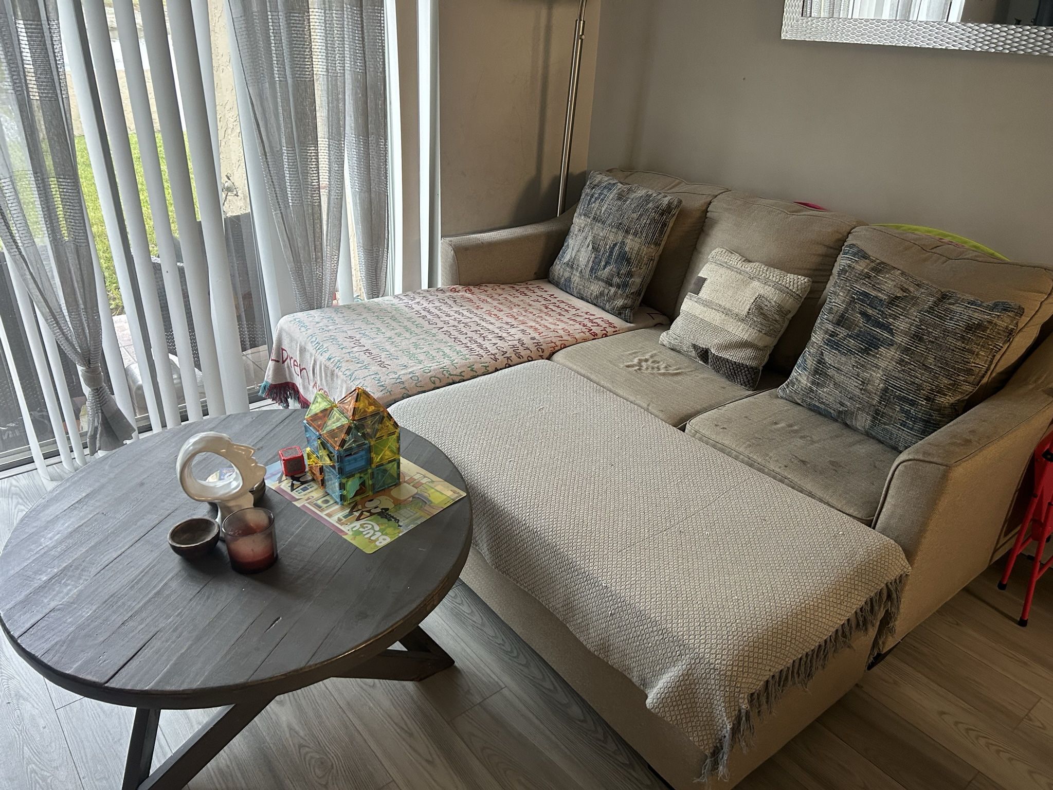 FREE LIVING ROOM SET 