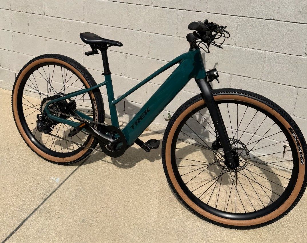 2025 Trek Fx +1E Eletric Throttle Pedal Assist E-bike Road Commuter