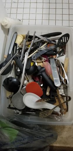 A LOT OF TONS OF KITCHEN UTENSILS/ TOOLS EVERYTHING FOR KITCHEN