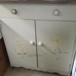 VINTAGE Infant Dresser $75