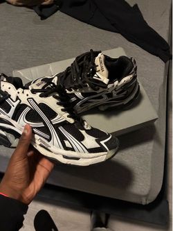 balenciaga runners
