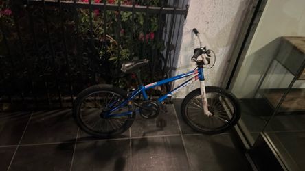 BMX bike with maxxis tires