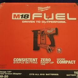 MILWAUKEE 18 GAUGE GEN 2 NARROW CROWN STAPLER NEW $250