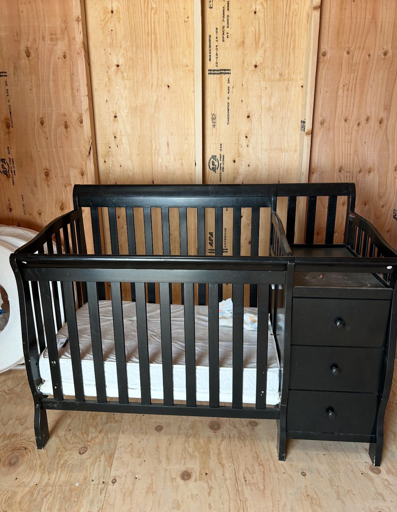 Crib with changing table