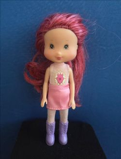 Vintage 2006 Strawberry Shortcake doll 7" tall