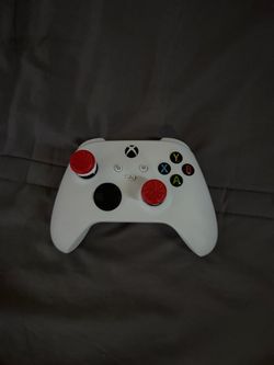 White Xbox controller