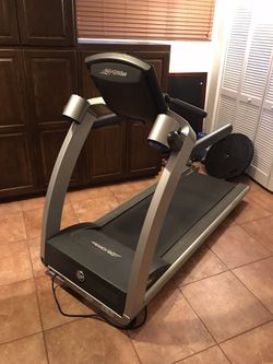 Life Fitness T5o commercial series treadmill