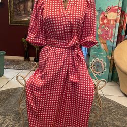 Such A Beautiful Dress Size 10 Or Fits Size Lg. ❤️🌸❤️