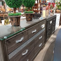 Dressers / Cajoneras 