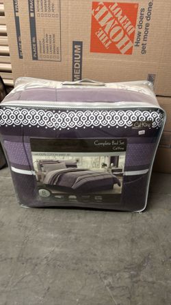 Purple comforter set