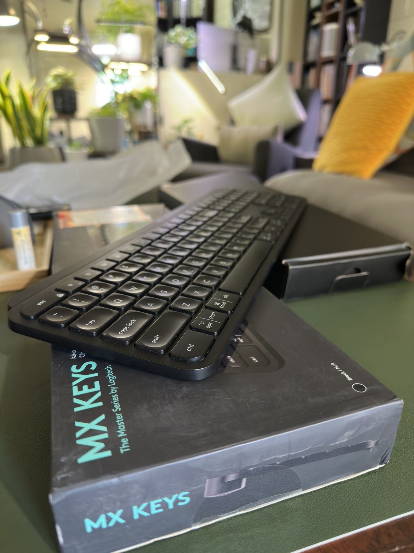 Logitech MX Keys Wireless Keyboard (full Size)