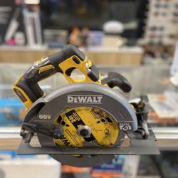 Dewalt Flex Volt Circular Saw **Tool Only**