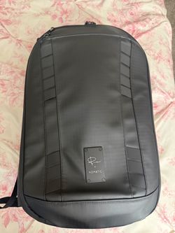 nomatic camera backpack 35L (brand new)