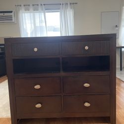 6 Drawer Mid Size Dresser 