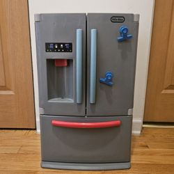 Little Tikes First Fridge Refrigerator with Ice Dispenser