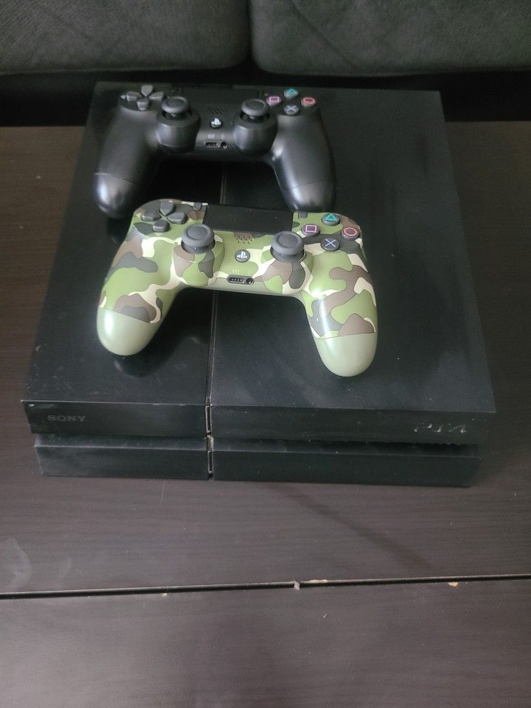 PS4 w/ 2 Controllers