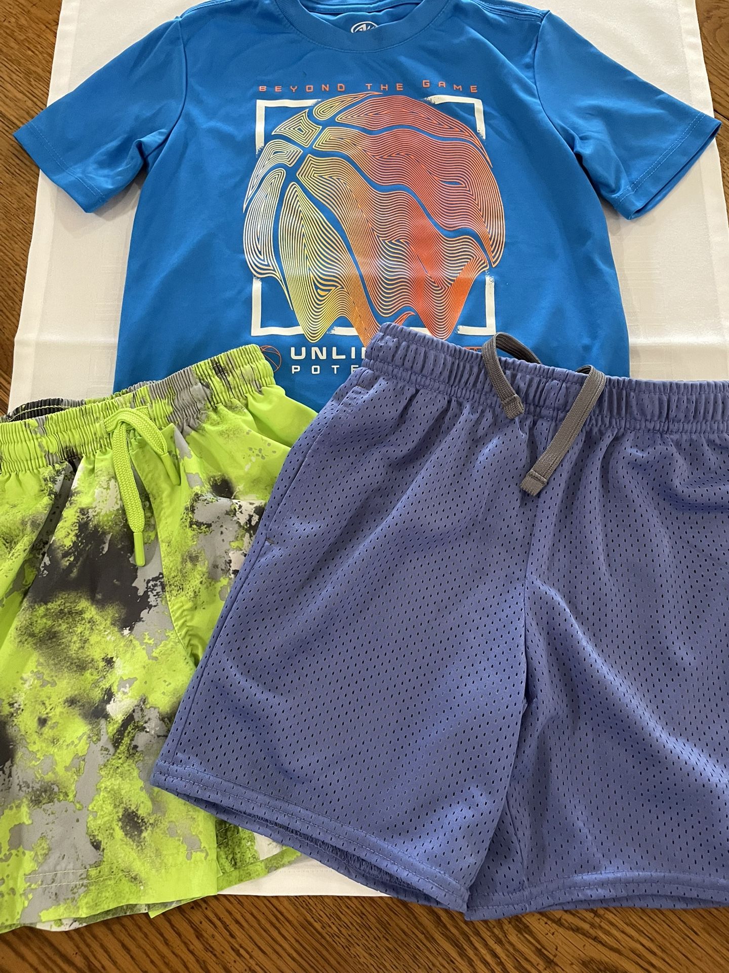 Boy’s Jeans, Shorts, & Shirt. Sizes 6/7.
