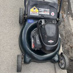 Push Mower Good Working Condition Tested Before Buy It.  150$$ Cash 