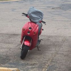 Vmoto E-Max electric scooter