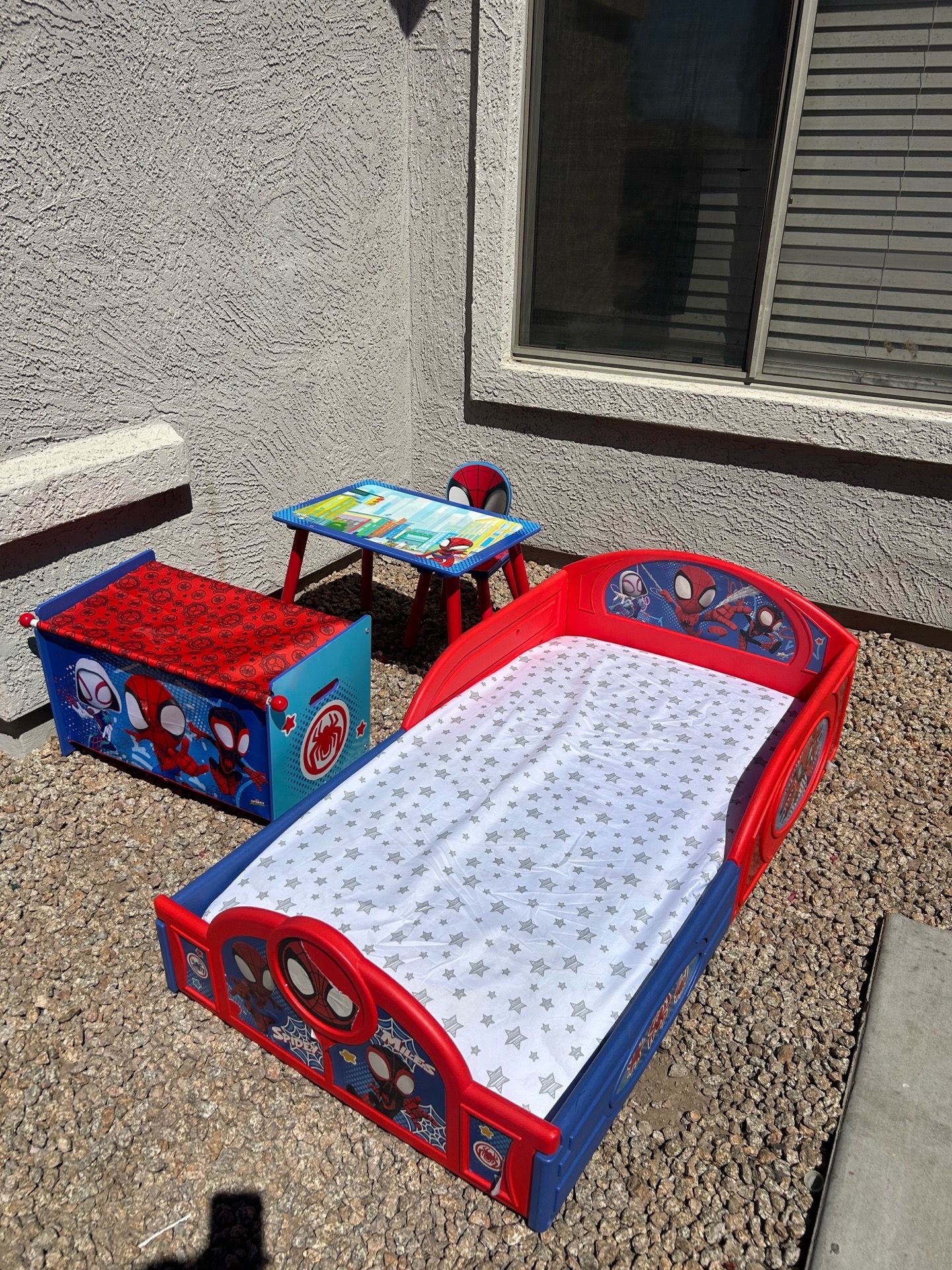 Spider man toddler bed set