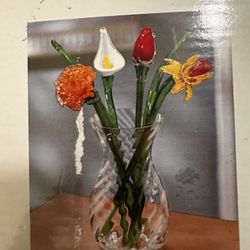 Beautiful Set Of Seven Glass Pieces: 4 Flowers, 2 Stems And A Vase With Tags Perfect Mothers Day Present 