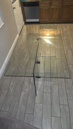 35×34×30 ..1/2 GLASS TABLE WITH 3PIECES
