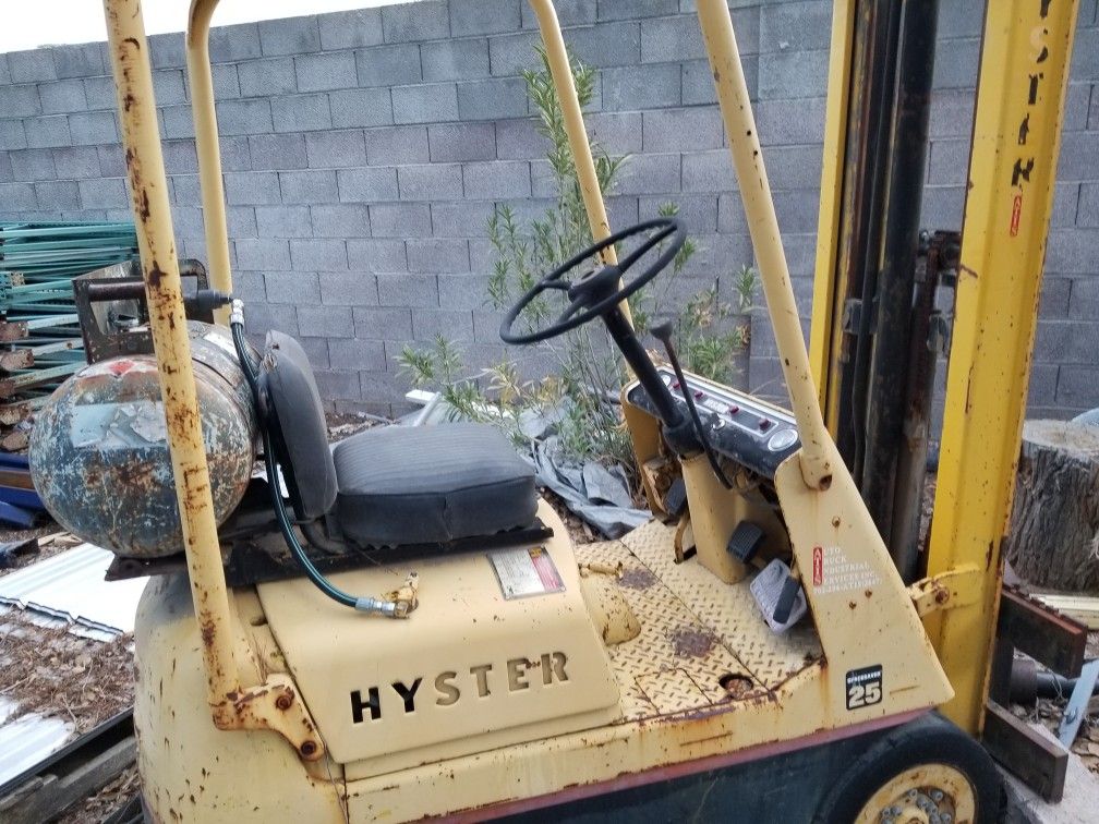 Hyster space saver 25 forklift