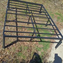 Full size metal bread frame