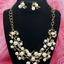 Set Of Faux Pearl Necklace & Earrings