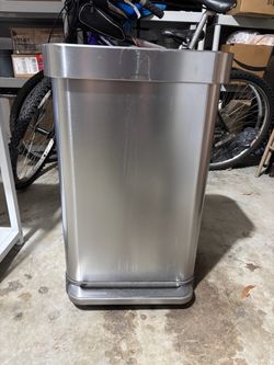 Simplehuman trash can