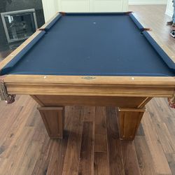 Pool Table Bruinswick 8ft ( Free Delivery & Set Up ) 
