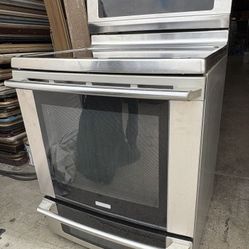 Electrolux Stainless Freestanding Slide In Range Stove – Very Clean