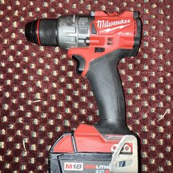 Milwaukee M18 1/2 In Hammer Drill Driver 