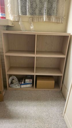 2 matching bookcases
