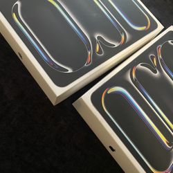 Brand New Sealed 256 Gb iPad Pros 