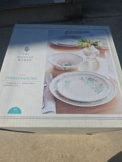 New!!! The Pioneer Woman Dinnerware set