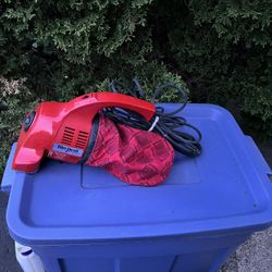Small Vacuum  Dirt Devil  