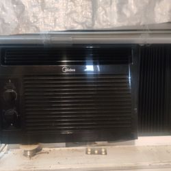 Midea 5,000 BTU Mechanical Window Air