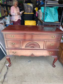 Antique Cedar Chest With Drawer Made By Lane