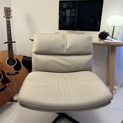 Mid Century Modern Style Cushioned Desk Chair 