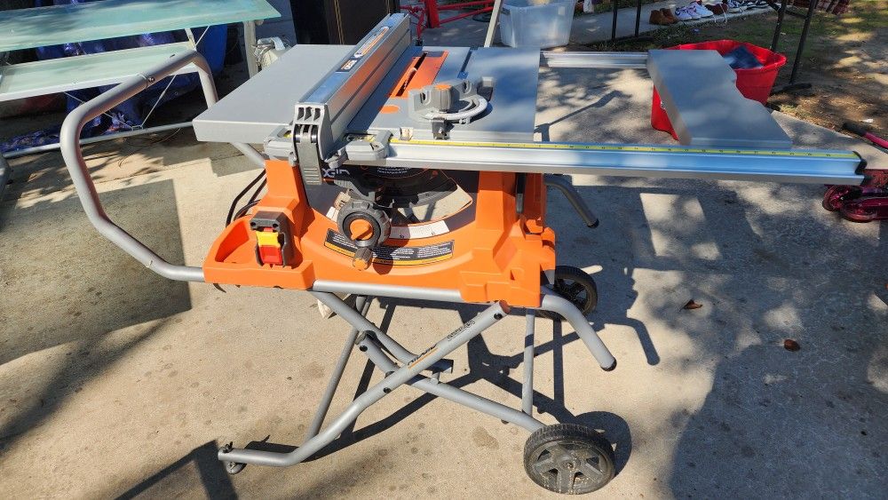 Ridgid 10" Table Saw Adjustable Top