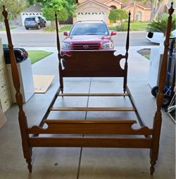 Full size solid maple bed