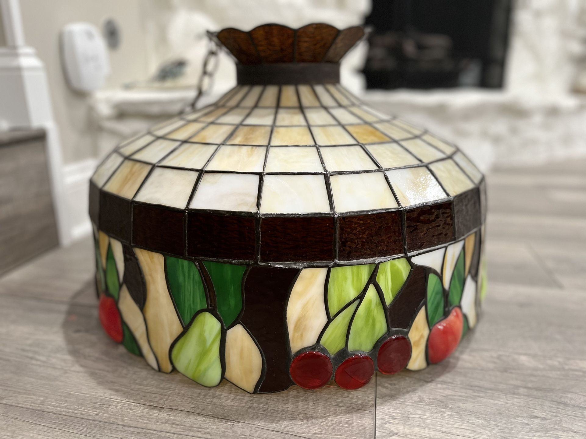 Tiffany style vintage 22’ lamp