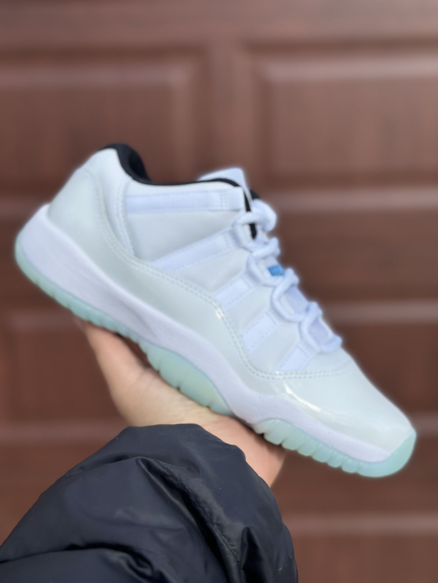 Jordan 11 Low (Legend Blue) *Brand New* - Size 5Y