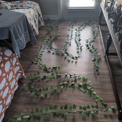 Fake Leaves Decor