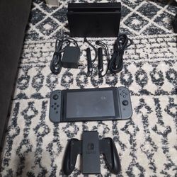 V1 Nintendo Switch UNPATCHED / RCM Compatible – Complete System