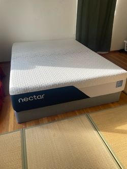 Like New Queen Bed & Mattress – Excellent Condition