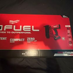 Brand New M18 Brad Nailer Kit