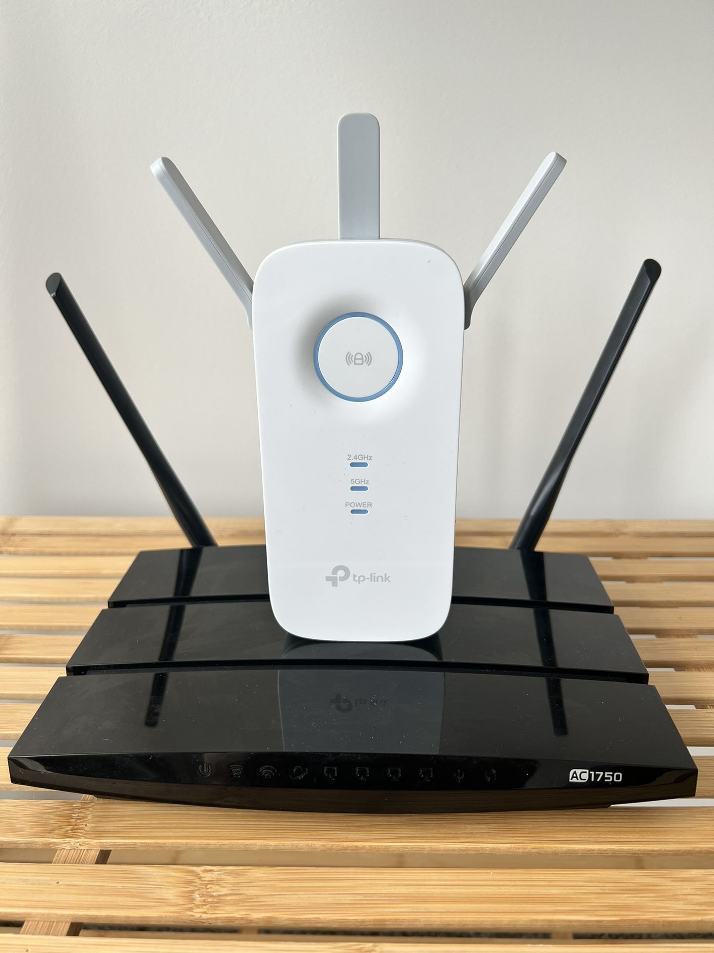 Tp-Link AC1750 Router And Wifi Extender With Ethernet Connection